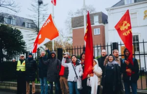 Pikieta przed ambasadą RP w Hadze