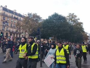 Masowe wystąpienia społeczne we Francji